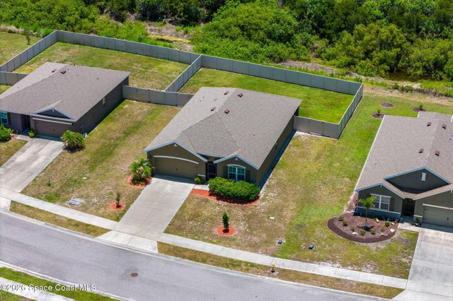 333 Guinevere Drive SW, Palm Bay, FL 32908