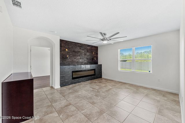 333 Guinevere Drive SW, Palm Bay, FL 32908