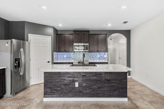 333 Guinevere Drive SW, Palm Bay, FL 32908