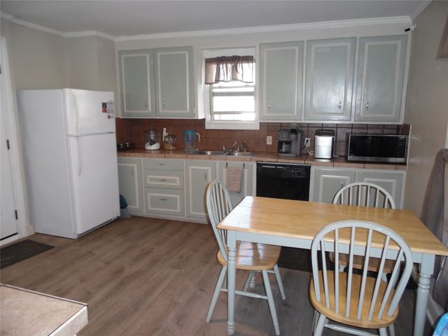 1307 N Elm Street, Weatherford, TX 76086