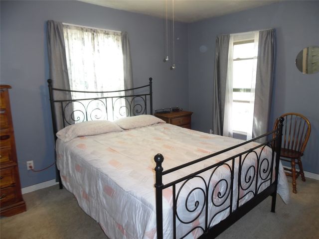 1307 N Elm Street, Weatherford, TX 76086