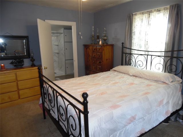 1307 N Elm Street, Weatherford, TX 76086