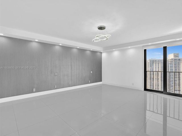 19667 Turnberry Way 27D, Aventura, FL 33180