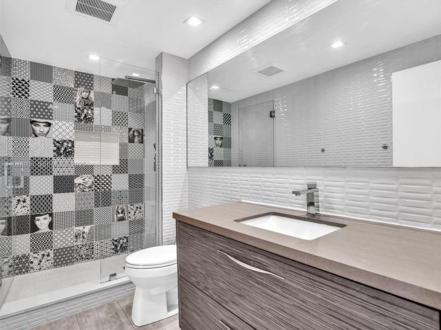 19667 Turnberry Way 27D, Aventura, FL 33180