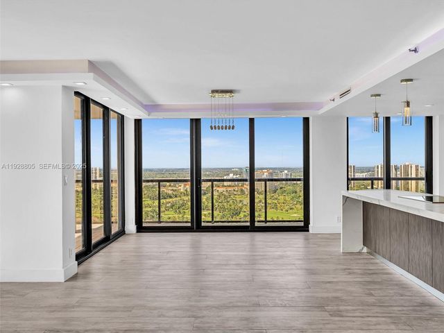 19667 Turnberry Way 27D, Aventura, FL 33180