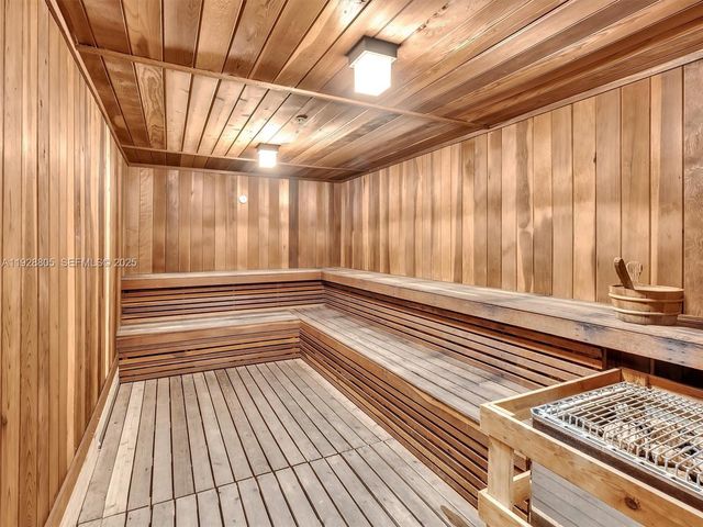 19667 Turnberry Way 27D, Aventura, FL 33180