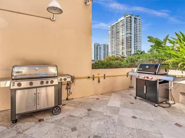 19667 Turnberry Way 27D, Aventura, FL 33180