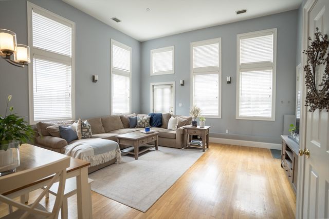 352 West 3rd Street 9, Boston, MA 02127