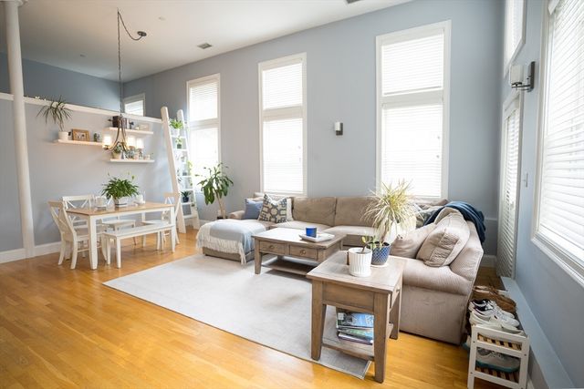 352 West 3rd Street 9, Boston, MA 02127