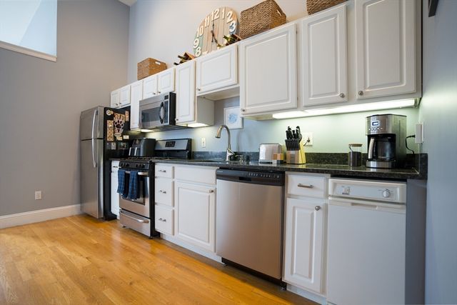 352 West 3rd Street 9, Boston, MA 02127