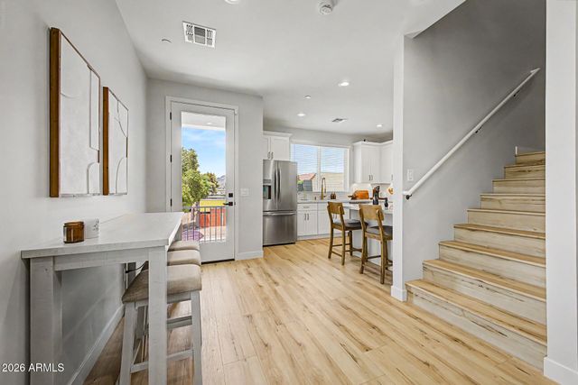 2601 E CLARENDON Avenue 9, Phoenix, AZ 85016