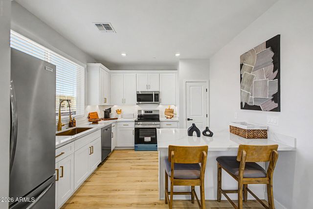 2601 E CLARENDON Avenue 9, Phoenix, AZ 85016