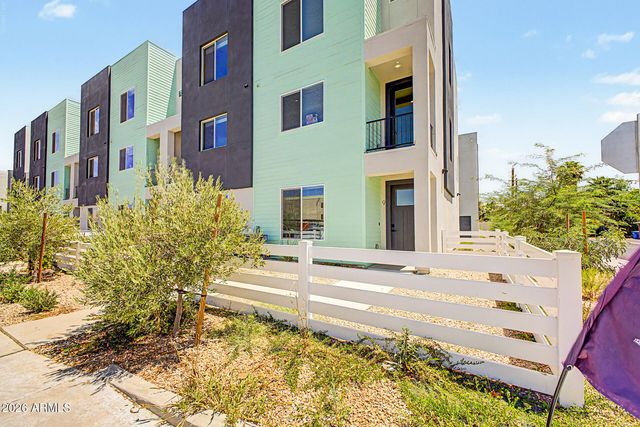 2601 E CLARENDON Avenue 9, Phoenix, AZ 85016