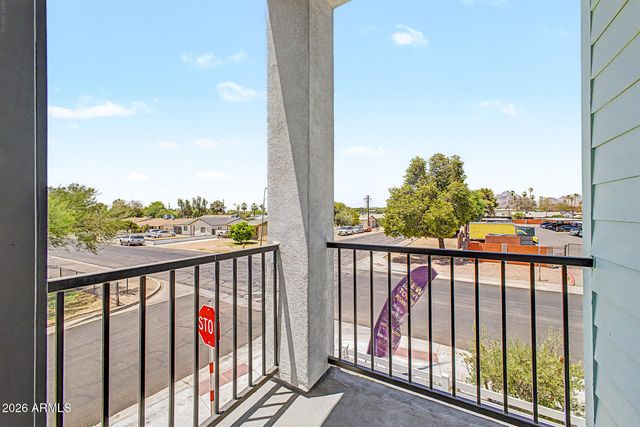 2601 E CLARENDON Avenue 9, Phoenix, AZ 85016