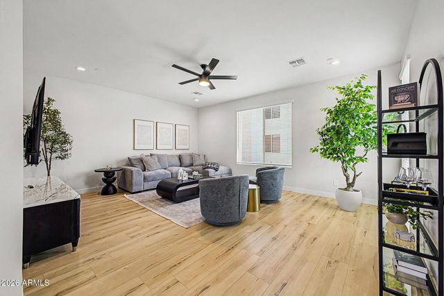 2601 E CLARENDON Avenue 9, Phoenix, AZ 85016
