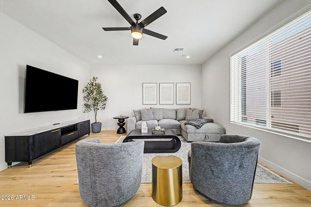 2601 E CLARENDON Avenue 9, Phoenix, AZ 85016