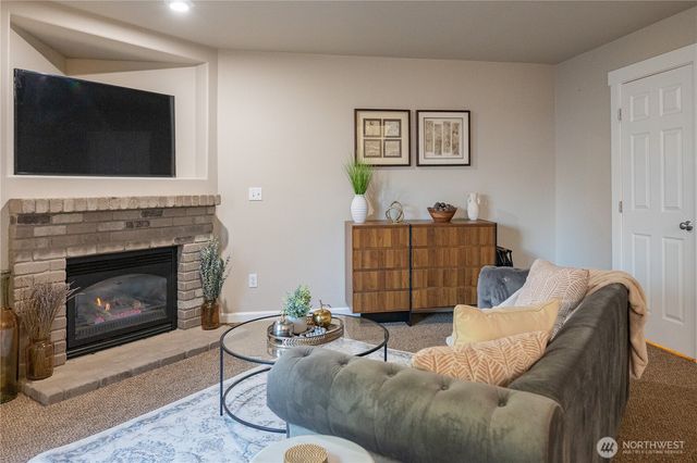 17903 68th Avenue E, Puyallup, WA 98375