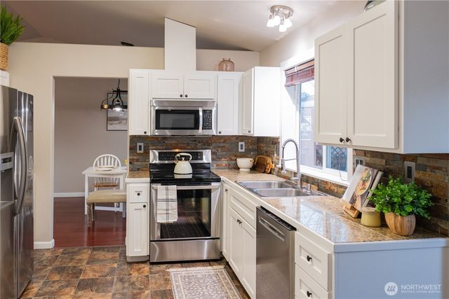 17903 68th Avenue E, Puyallup, WA 98375