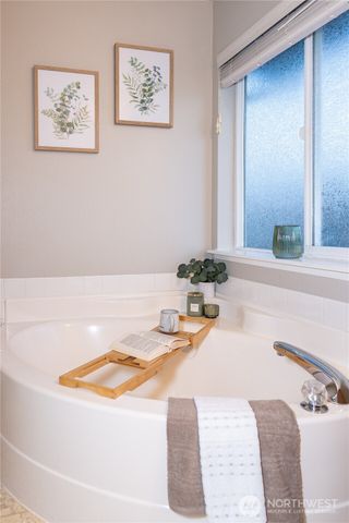 17903 68th Avenue E, Puyallup, WA 98375