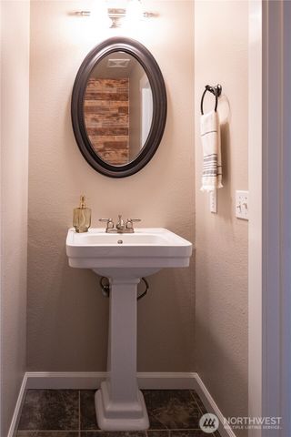 17903 68th Avenue E, Puyallup, WA 98375