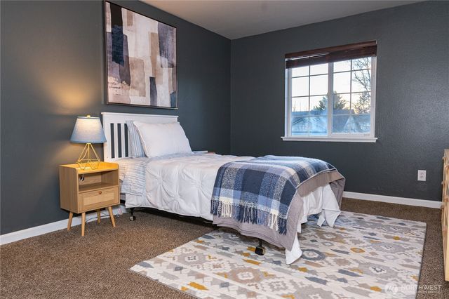 17903 68th Avenue E, Puyallup, WA 98375