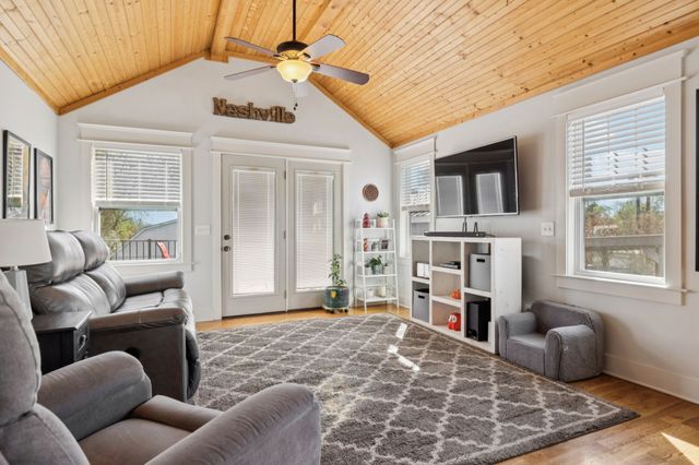 108 28th St, Old Hickory, TN 37138