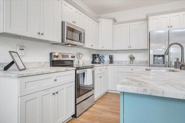 1373 Thomason LN, Goodview, VA 24095