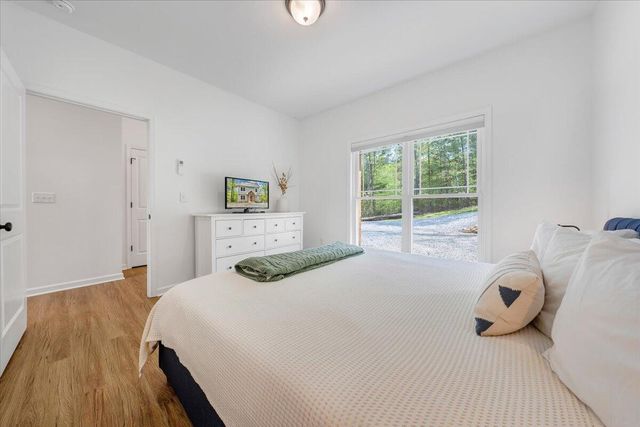 1373 Thomason LN, Goodview, VA 24095