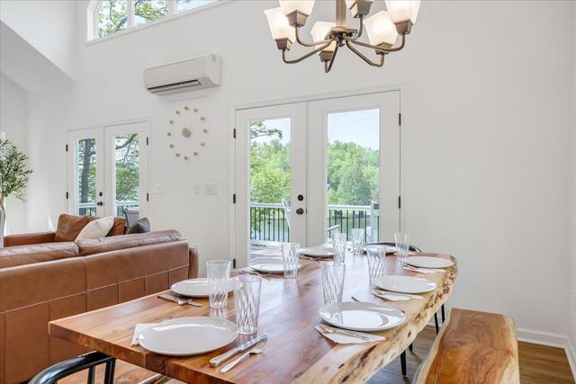 1373 Thomason LN, Goodview, VA 24095