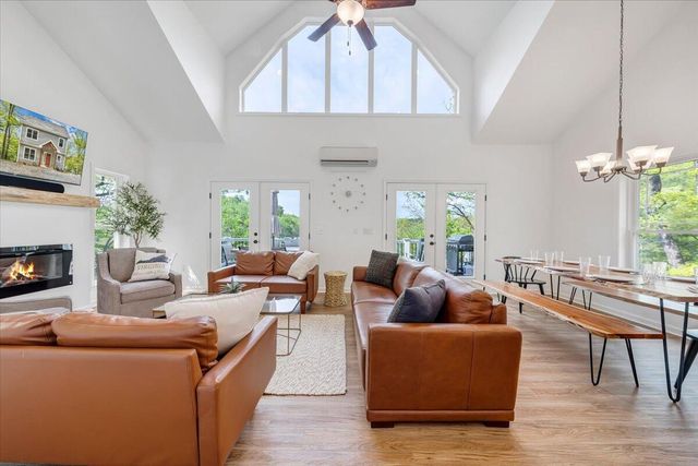 1373 Thomason LN, Goodview, VA 24095