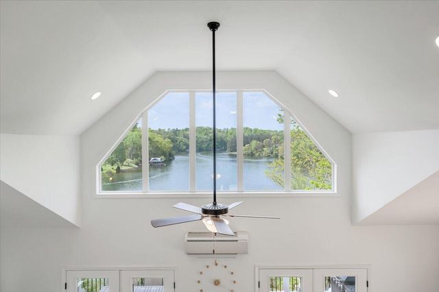 1373 Thomason LN, Goodview, VA 24095