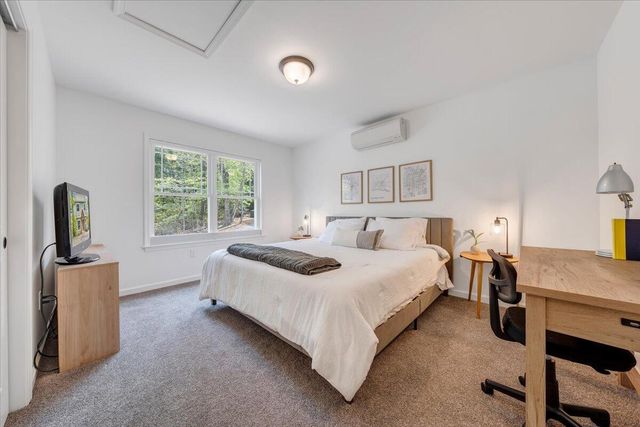 1373 Thomason LN, Goodview, VA 24095