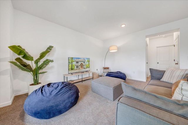 1373 Thomason LN, Goodview, VA 24095