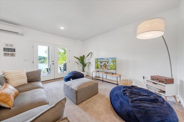 1373 Thomason LN, Goodview, VA 24095