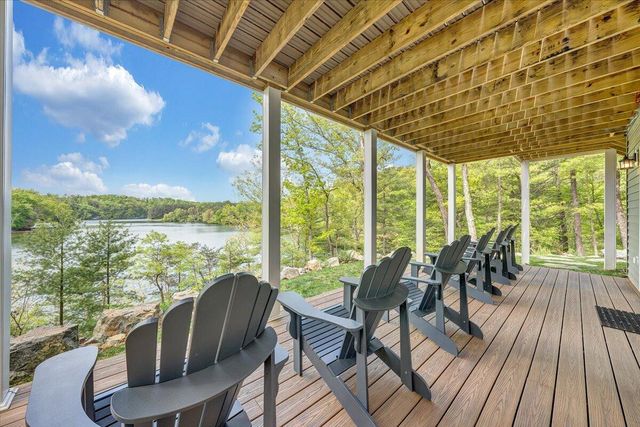 1373 Thomason LN, Goodview, VA 24095