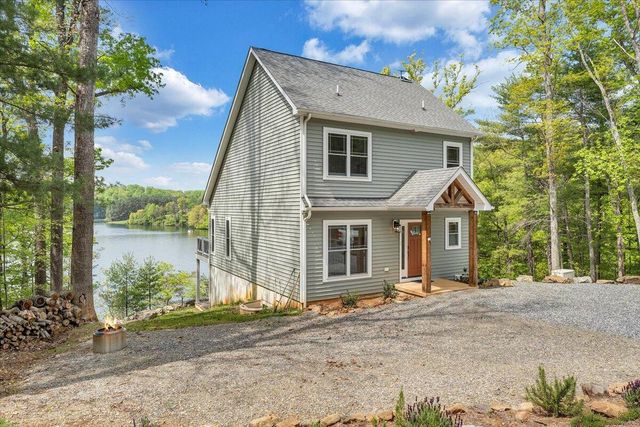 1373 Thomason LN, Goodview, VA 24095