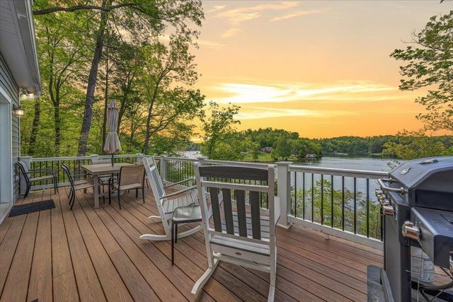 1373 Thomason LN, Goodview, VA 24095