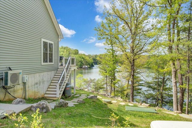 1373 Thomason LN, Goodview, VA 24095