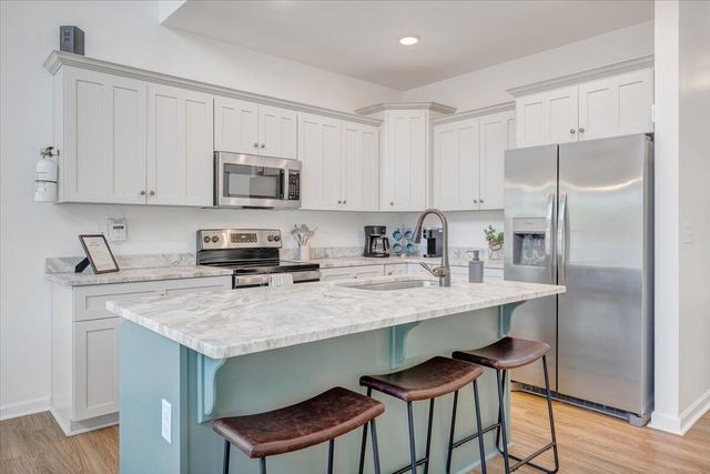 1373 Thomason LN, Goodview, VA 24095