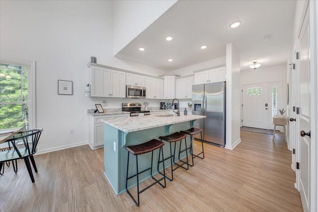 1373 Thomason LN, Goodview, VA 24095