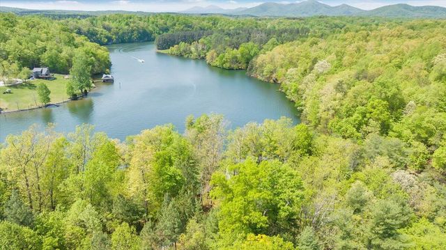 1373 Thomason LN, Goodview, VA 24095