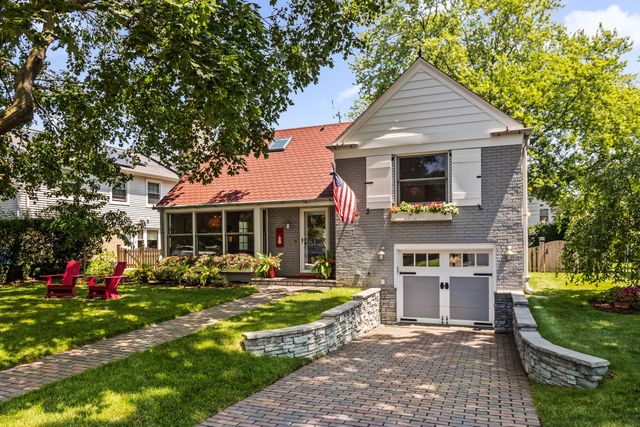 9 Williamsburg Court, Evanston, IL 60203