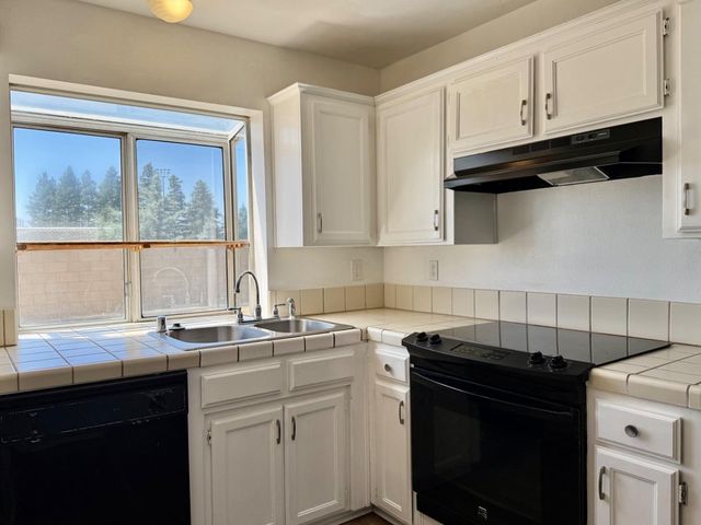 8665 N Cedar Avenue 128, Fresno, CA 93720