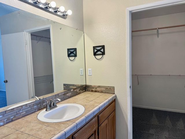8665 N Cedar Avenue 128, Fresno, CA 93720