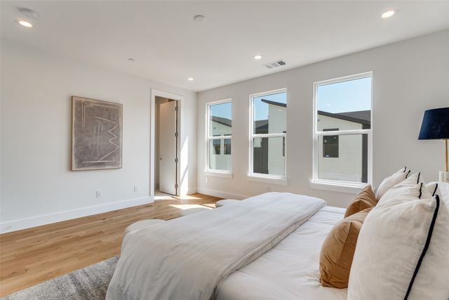 3940 Spring Valley Road 1, Farmers Branch, TX 75001