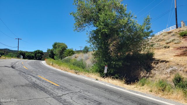 Ranch Club Rd, Lake Elizabeth, CA 93532