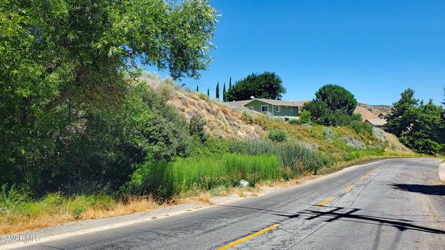 Ranch Club Rd, Lake Elizabeth, CA 93532