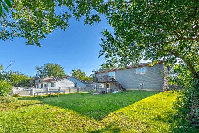 20052 S Sycamore Drive, Frankfort, IL 60423