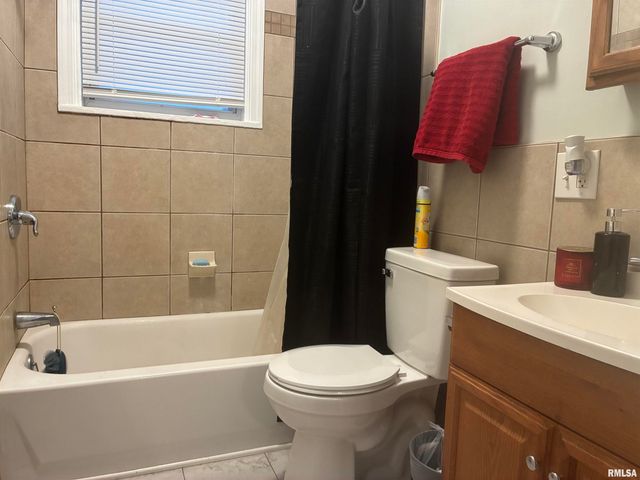 2304 STATE Street, Quincy, IL 62301