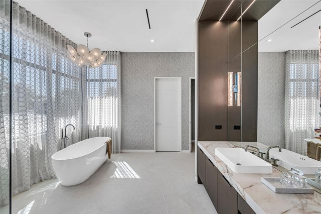 51 Isla Bahia Dr, Fort Lauderdale, FL 33316